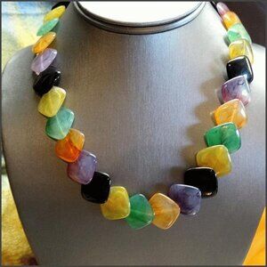 1986 RARE AVON Vintage Necklace Jewel Lucite Dominos - Pristine